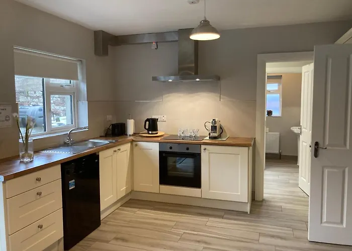 度假居 From 特拉利