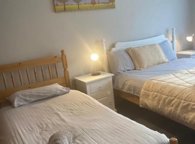 From 度假居 特拉利